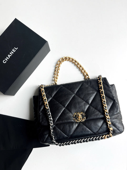 Pre-owned Chanel 19Bag Maxi Black Lambskin, w/ card, dust bag