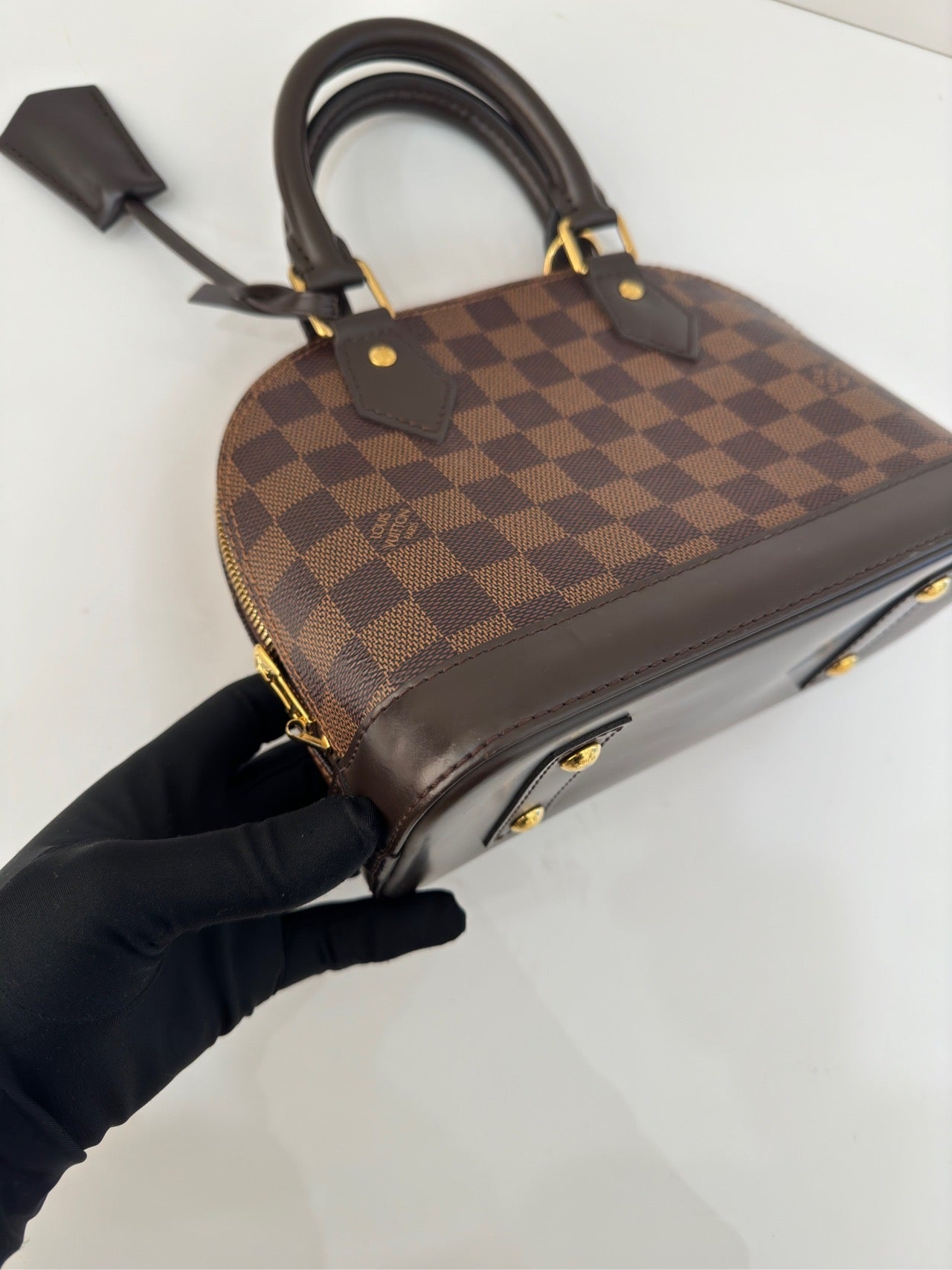 Новые драгоценные камни | Подержанный LV Louis Vuitton Alma BB Damier Ebene