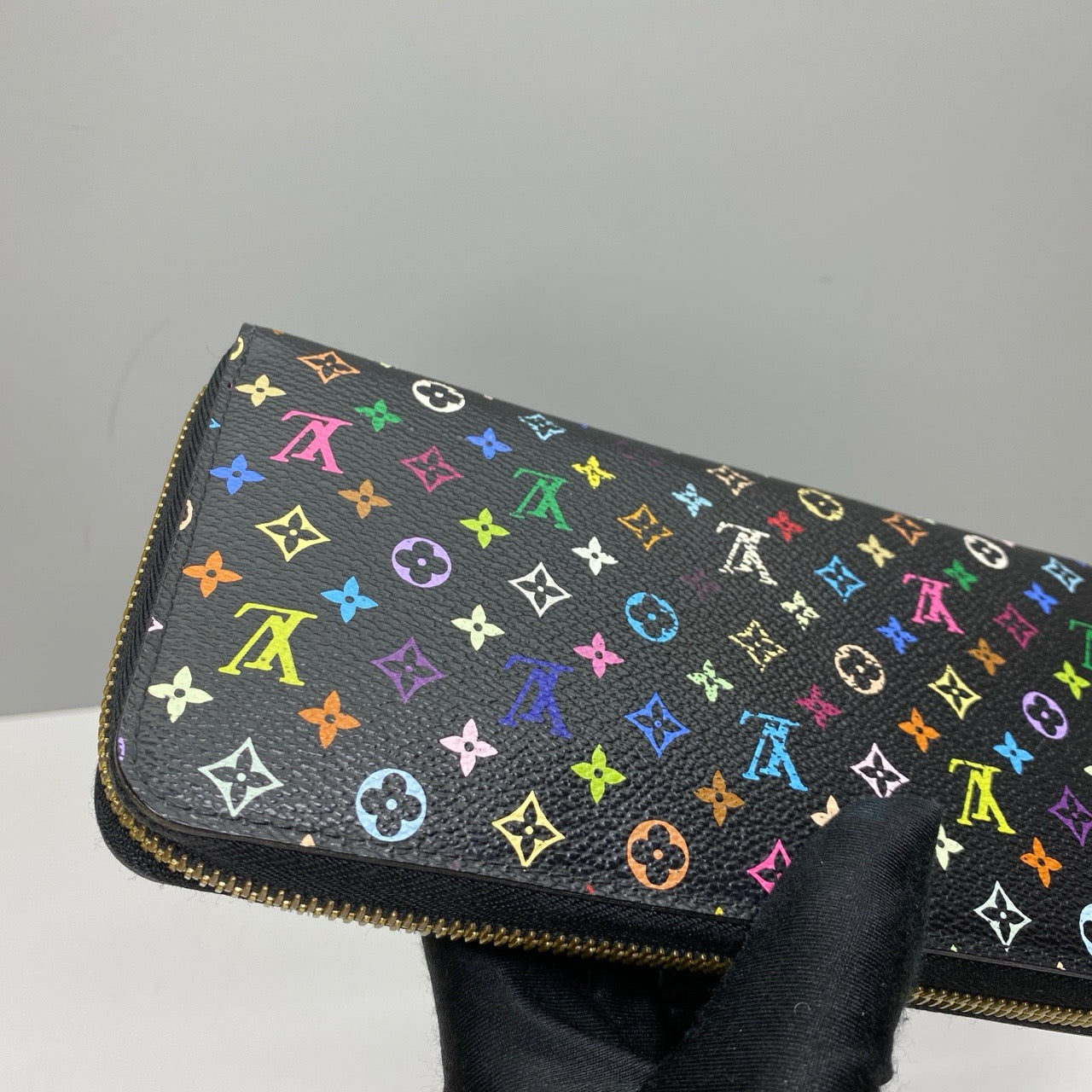 Длинный кошелек LV Louis Vuitton Multicolore Murakami с внутренней отделкой цвета фуксии б/у