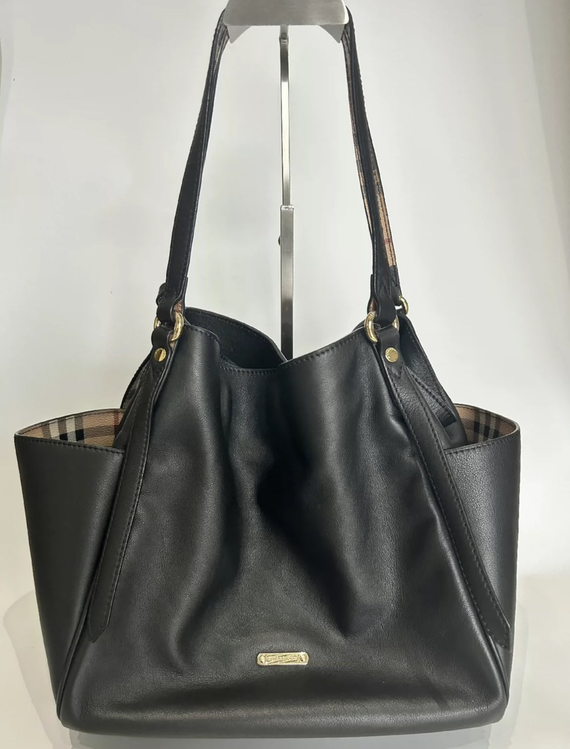 Pre-owned Burberry Canterbury Tote Black Leather