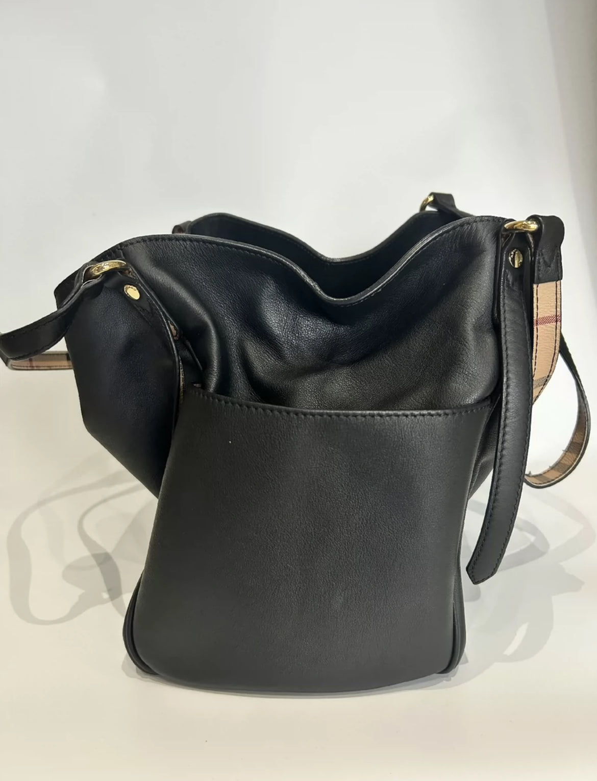 Pre-owned Burberry Canterbury Tote Black Leather