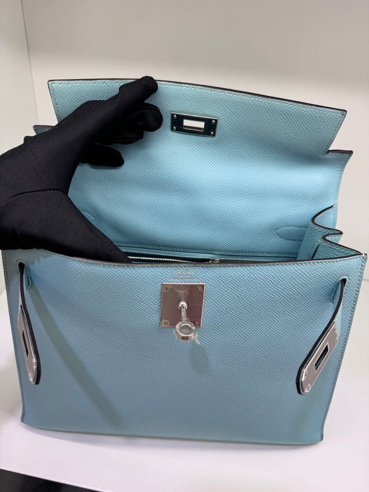 Pre-owned Hermes Kelly 28 Epsom 3P Atoll, Silver hw, with stickers, 2015