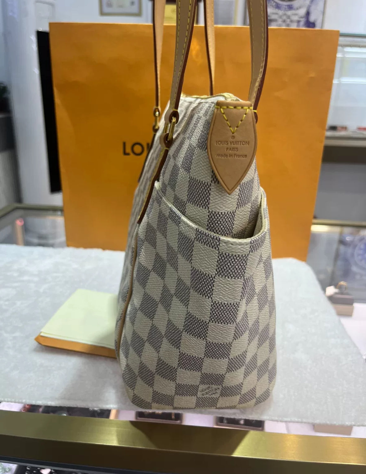 Pre-owned LV Louis Vuitton Totally MM Damier Azure S condition 2018