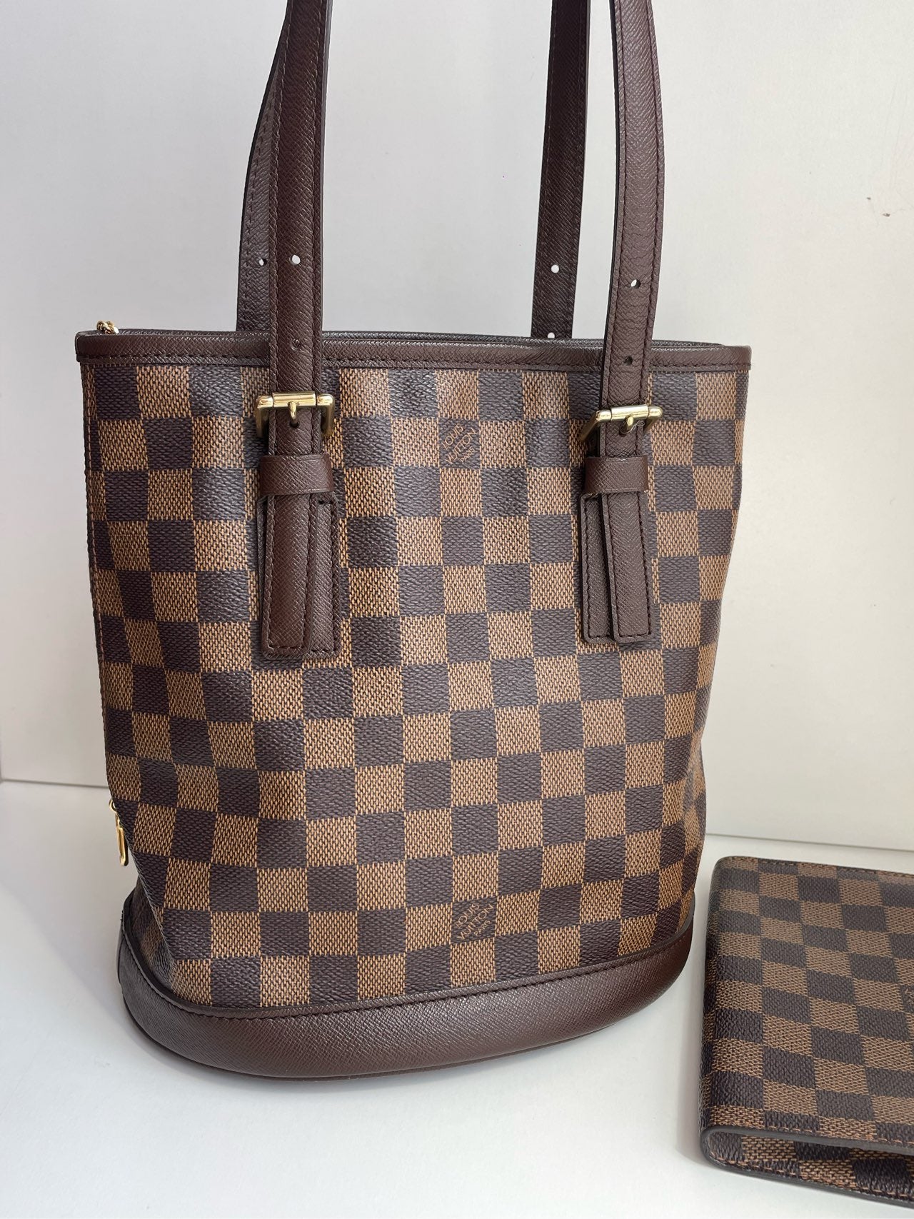 New Gems | Pre-owned LV Louis Vuitton Vintage Bucket Damier Ebene with pouch