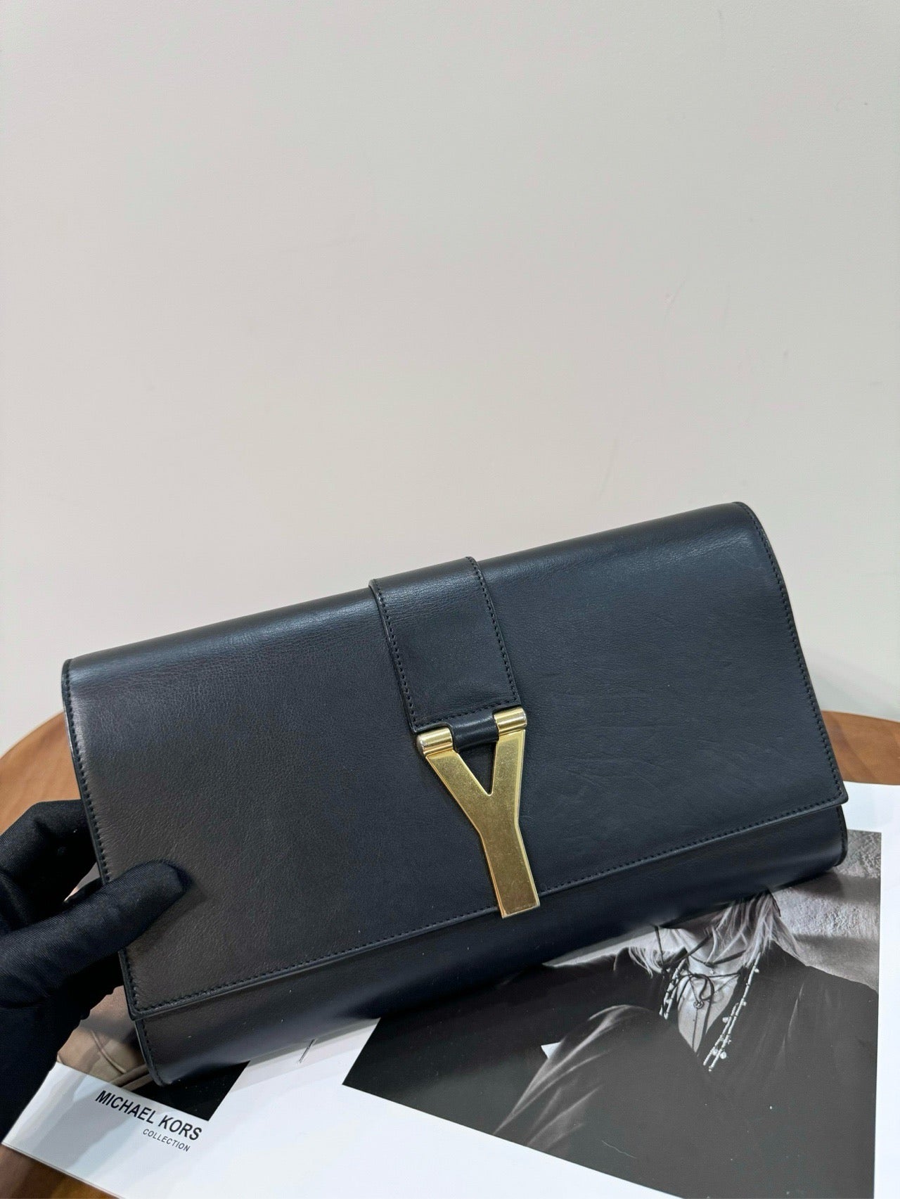 Pre-owned YSL Saint Laurent Chyc Clutch Black Smooth Calfskin Golden Hw, w/ dust bag