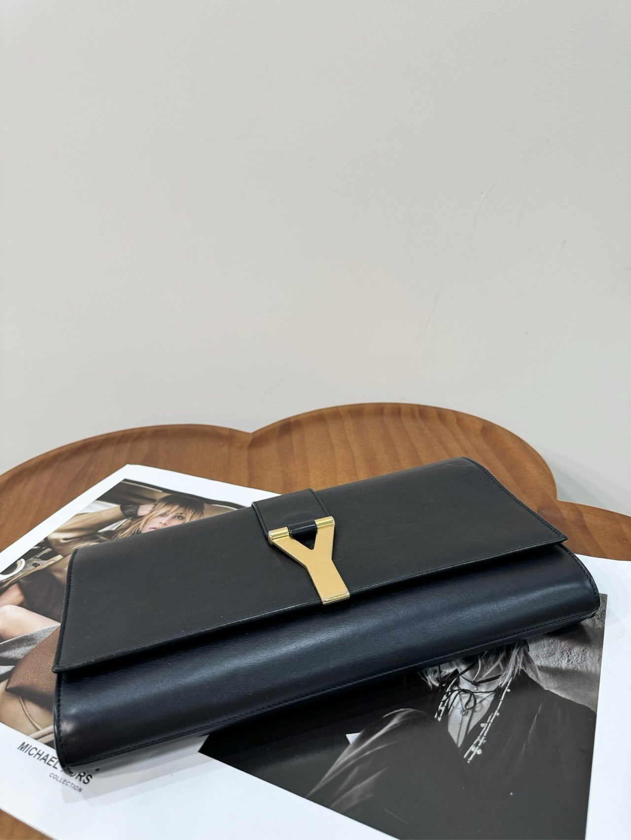 Pre-owned YSL Saint Laurent Chyc Clutch Black Smooth Calfskin Golden Hw, w/ dust bag