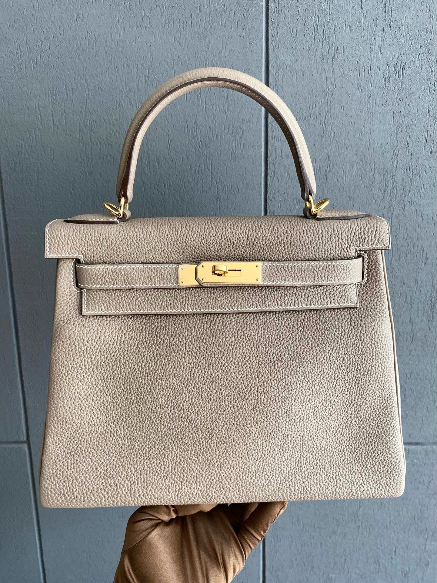 Pre-owned Like New Hermes Kelly 28 Etoupe Togo, Golden hw, 2017, full set