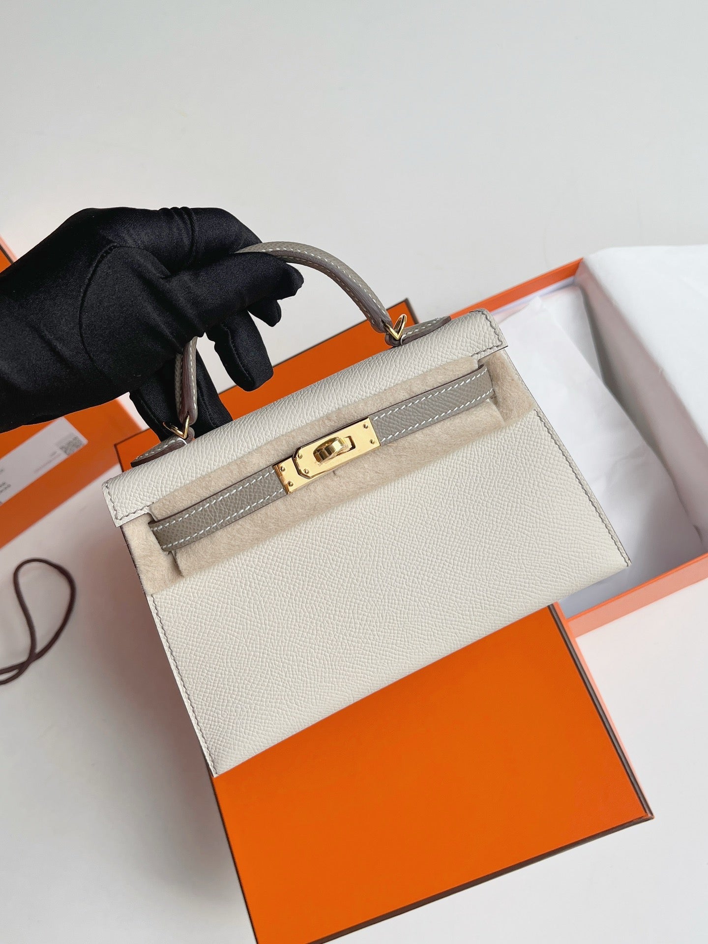 Pre-owned Hermes Mini Kelly, 2nd Generation, Craie & Etoupe Epsom, Golden hw, 2022, w/ box, receipt