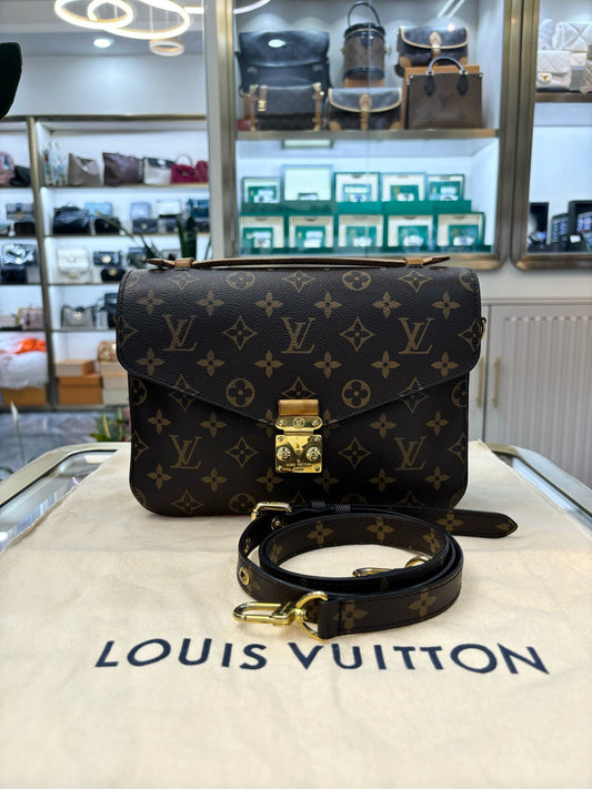 Pre-owned LV Pochette Metis Monogram, 2018, w/ dust bag