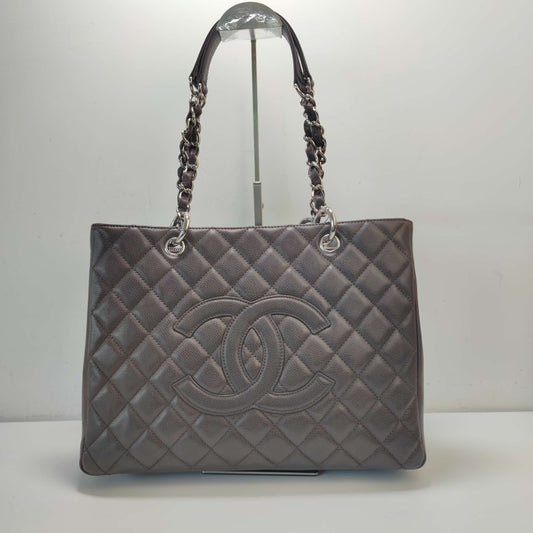 New Gems | Pre-owned Chanel GST in Dark Chocolate Brown Caviar Leather w/ silver hardware with black Card