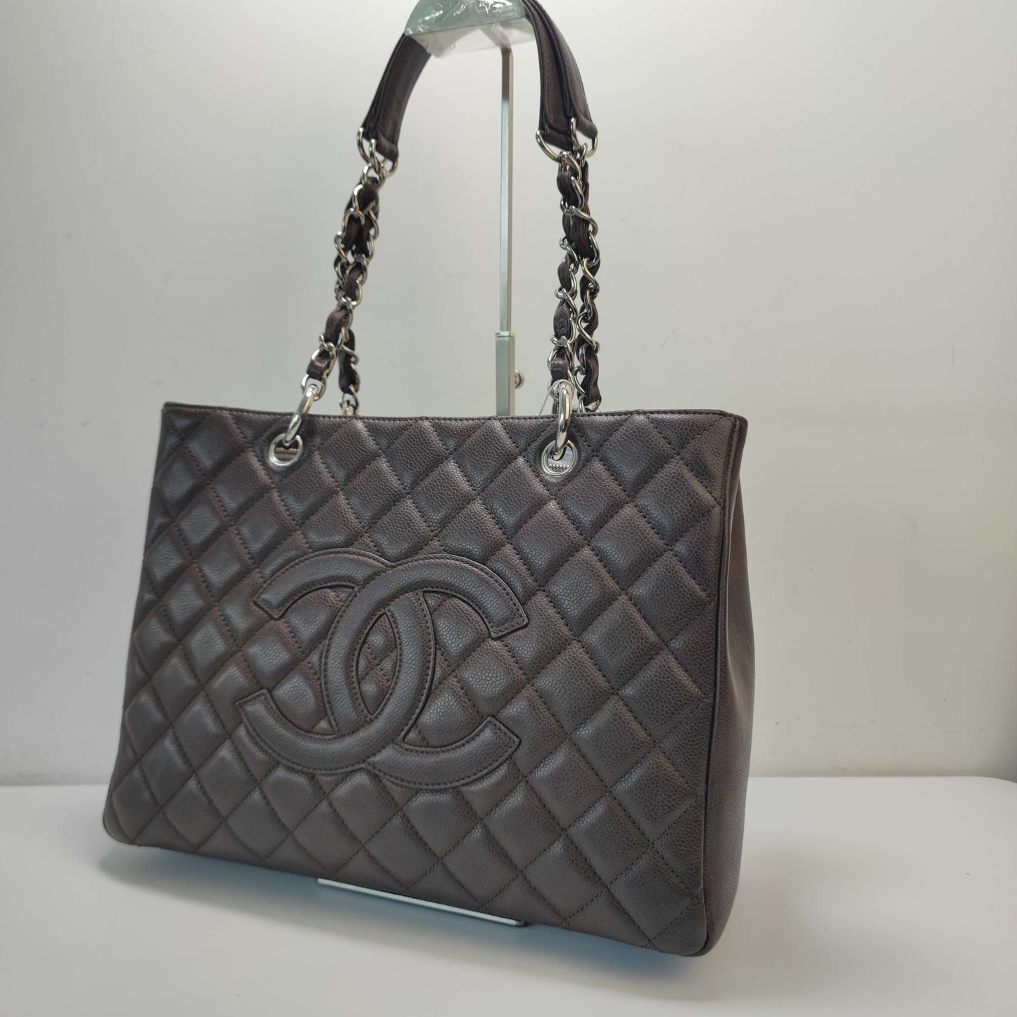 New Gems | Pre-owned Chanel GST in Dark Chocolate Brown Caviar Leather w/ silver hardware with black Card