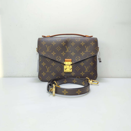 New Gems | Pre-owned LV Louis Vuitton Pochette Metis Monogram