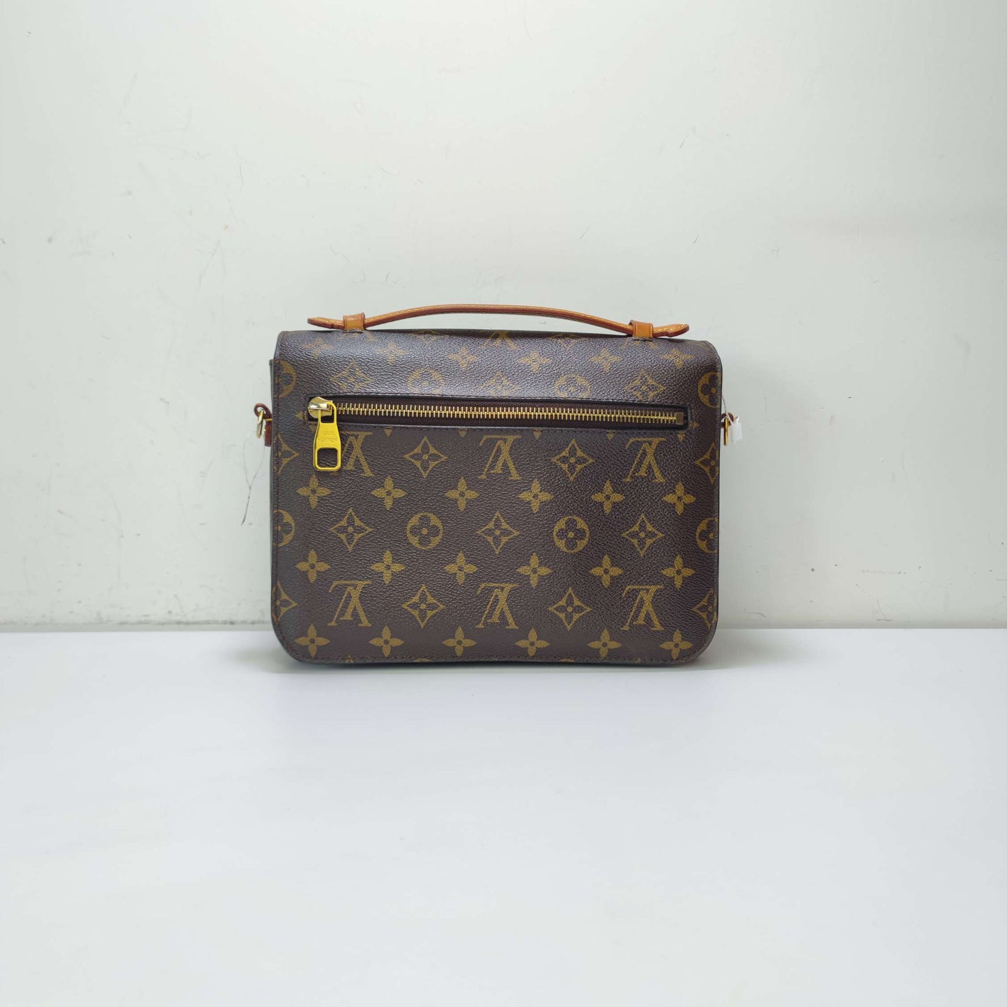 New Gems | Pre-owned LV Louis Vuitton Pochette Metis Monogram