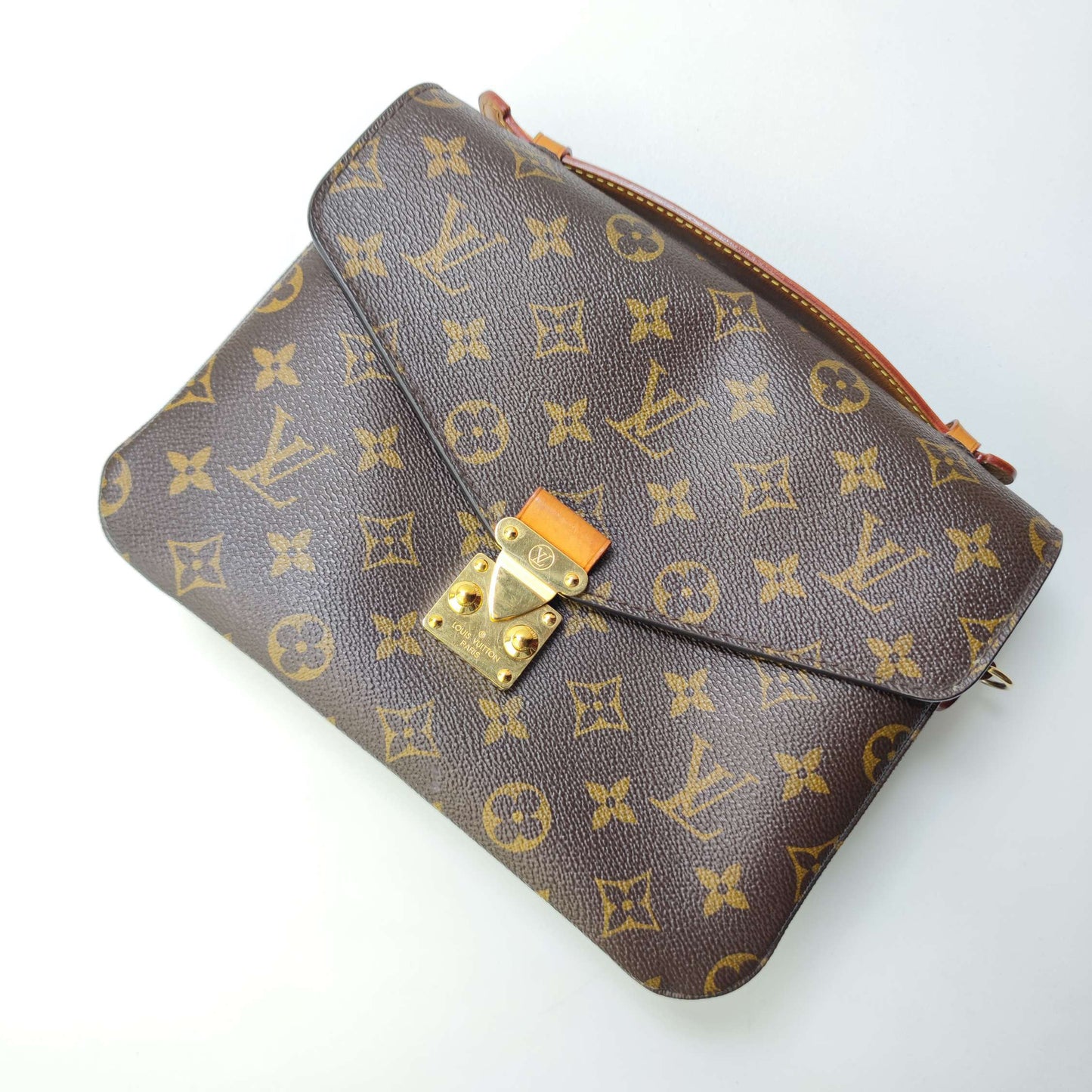 New Gems | Pre-owned LV Louis Vuitton Pochette Metis Monogram