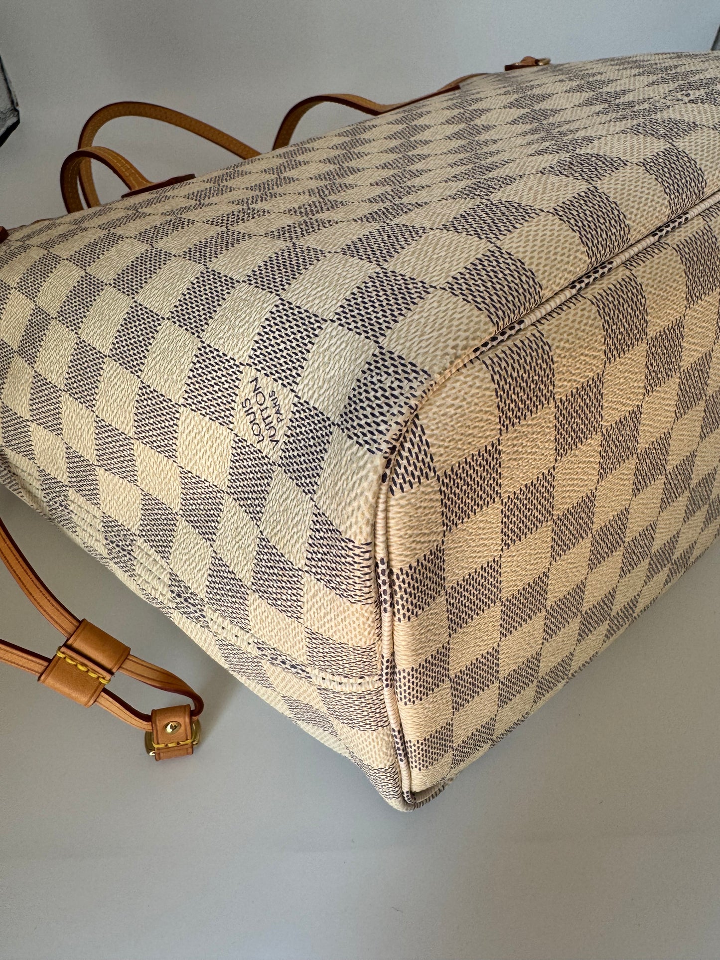 Pre-owned LV Louis Vuitton Neverfull MM Damier Azure w/ Pink Interior Microchipped!