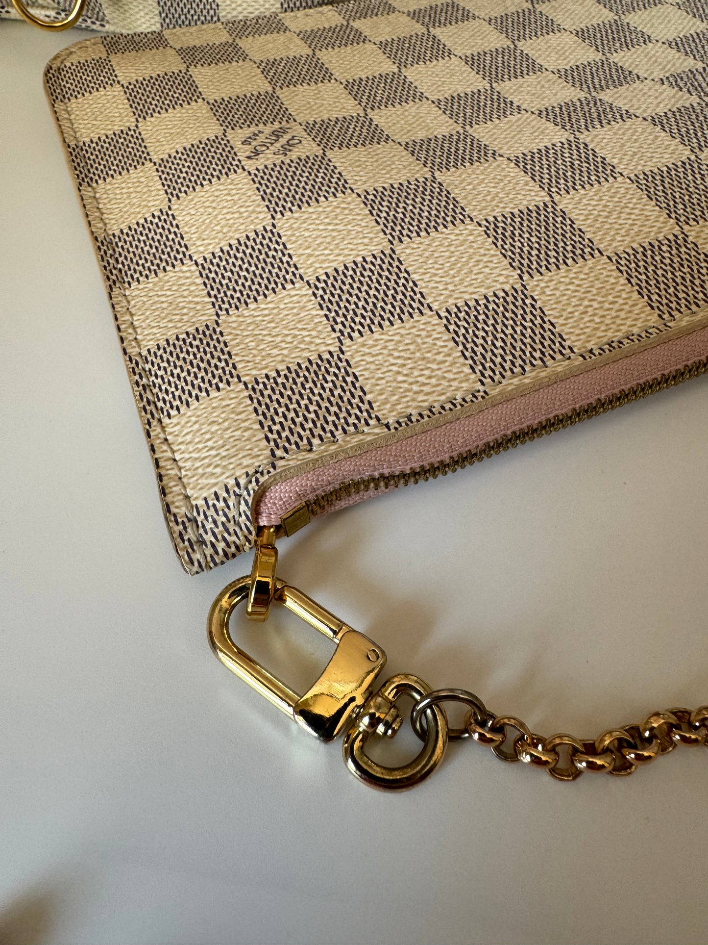 Pre-owned LV Louis Vuitton Neverfull MM Damier Azure w/ Pink Interior Microchipped!