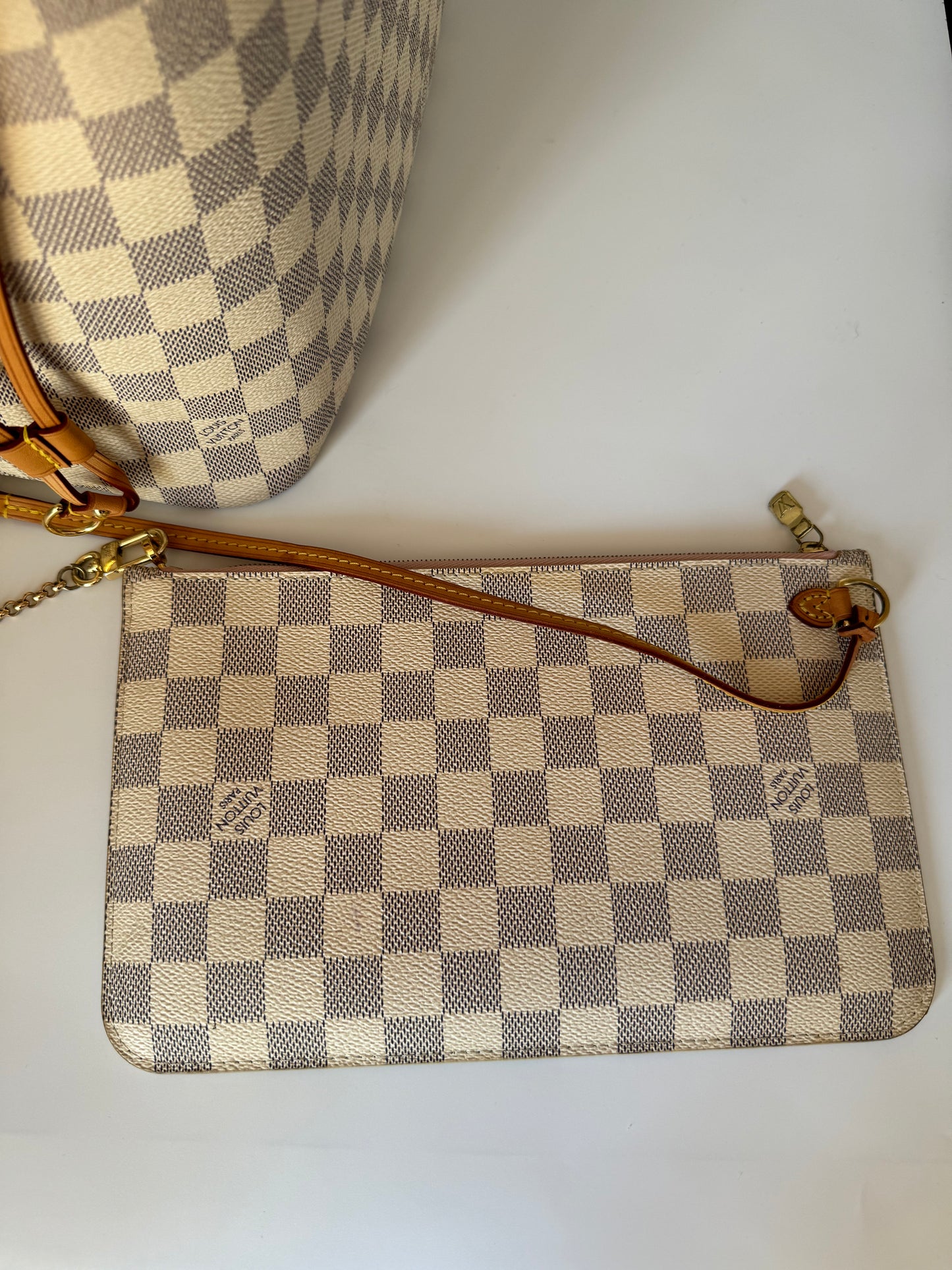 Pre-owned LV Louis Vuitton Neverfull MM Damier Azure w/ Pink Interior Microchipped!