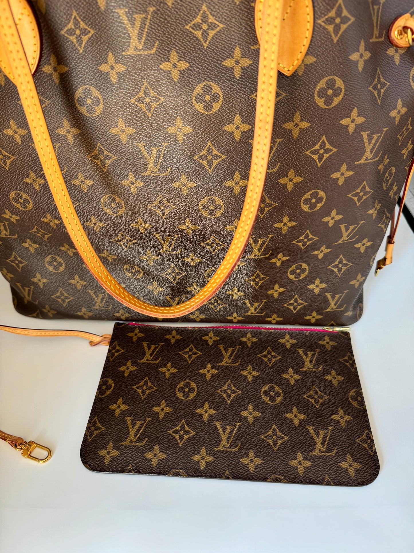 New Gems | Pre-owned LV Louis Vuitton Neverfull GM Monogram with Fuchsia Interior with Pouch