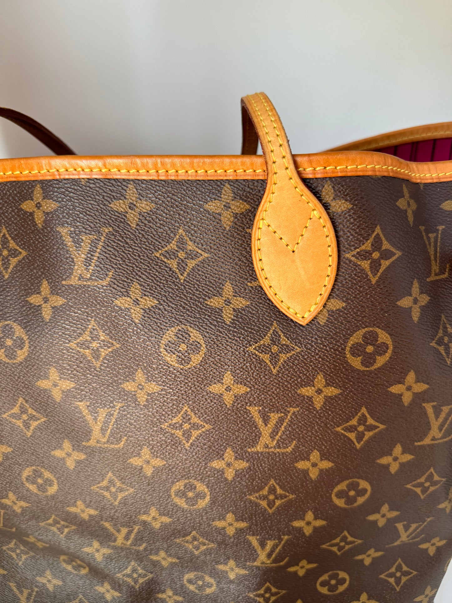 New Gems | Pre-owned LV Louis Vuitton Neverfull GM Monogram with Fuchsia Interior with Pouch