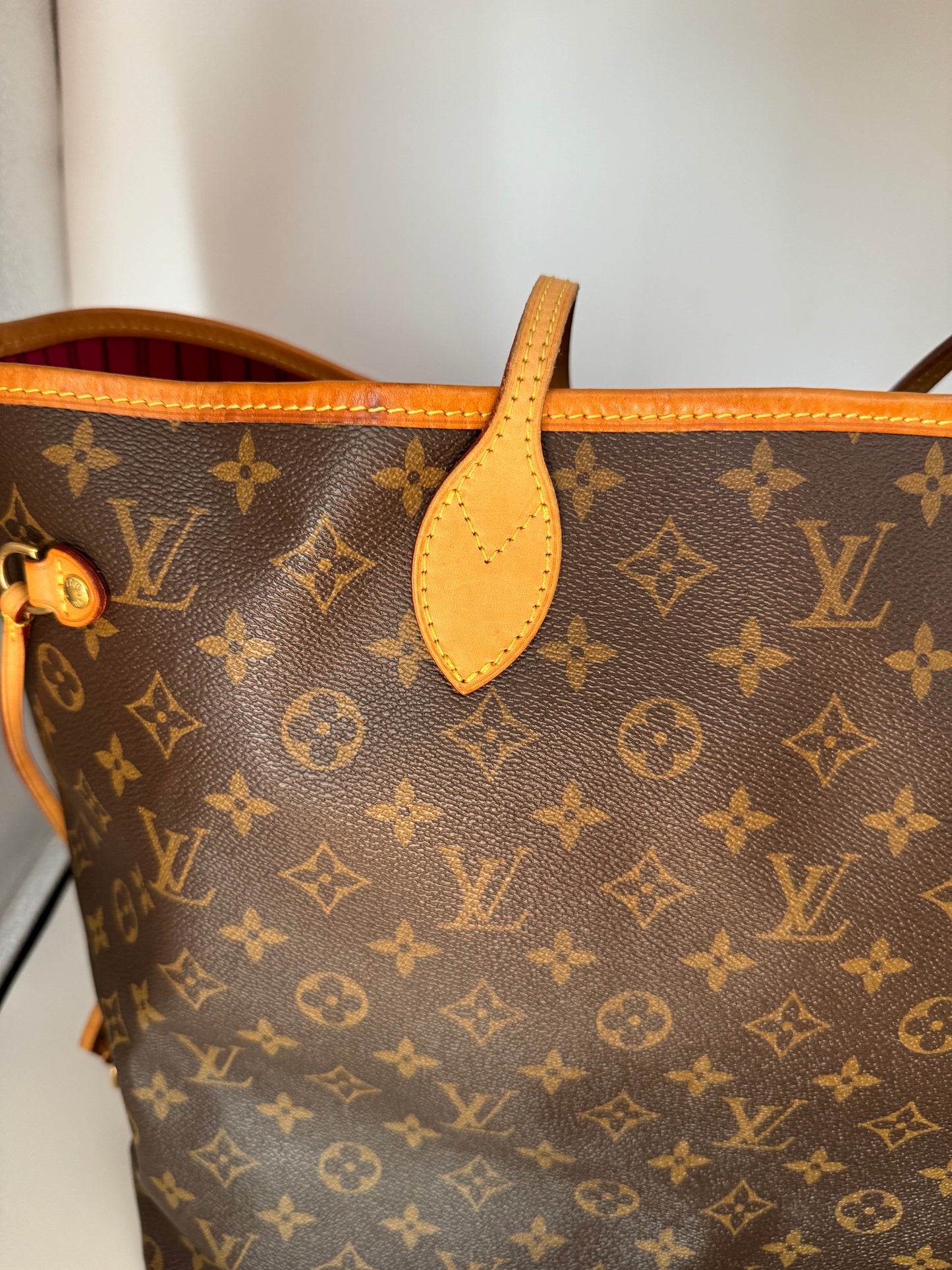 New Gems | Pre-owned LV Louis Vuitton Neverfull GM Monogram with Fuchsia Interior with Pouch