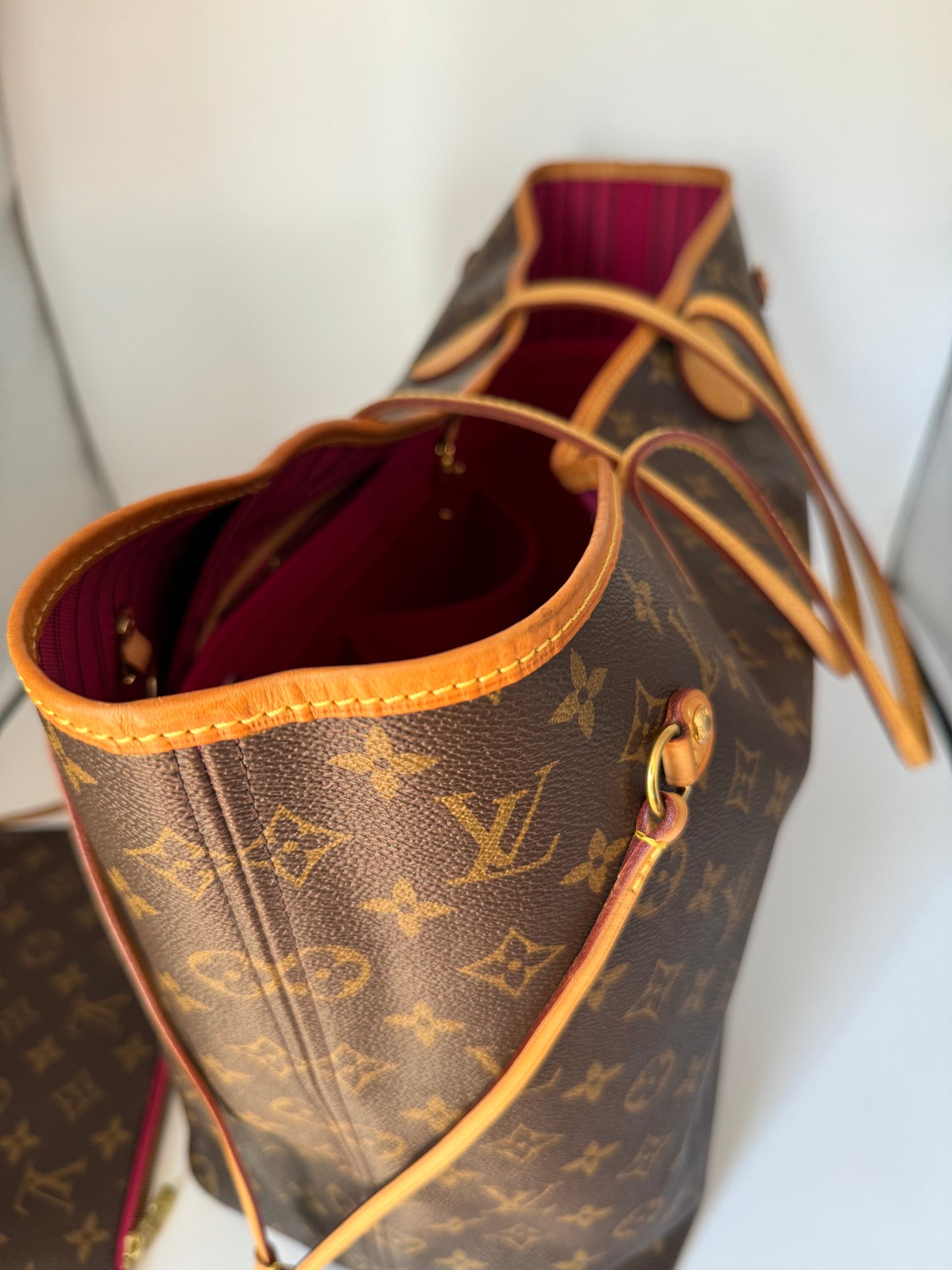 New Gems | Pre-owned LV Louis Vuitton Neverfull GM Monogram with Fuchsia Interior with Pouch