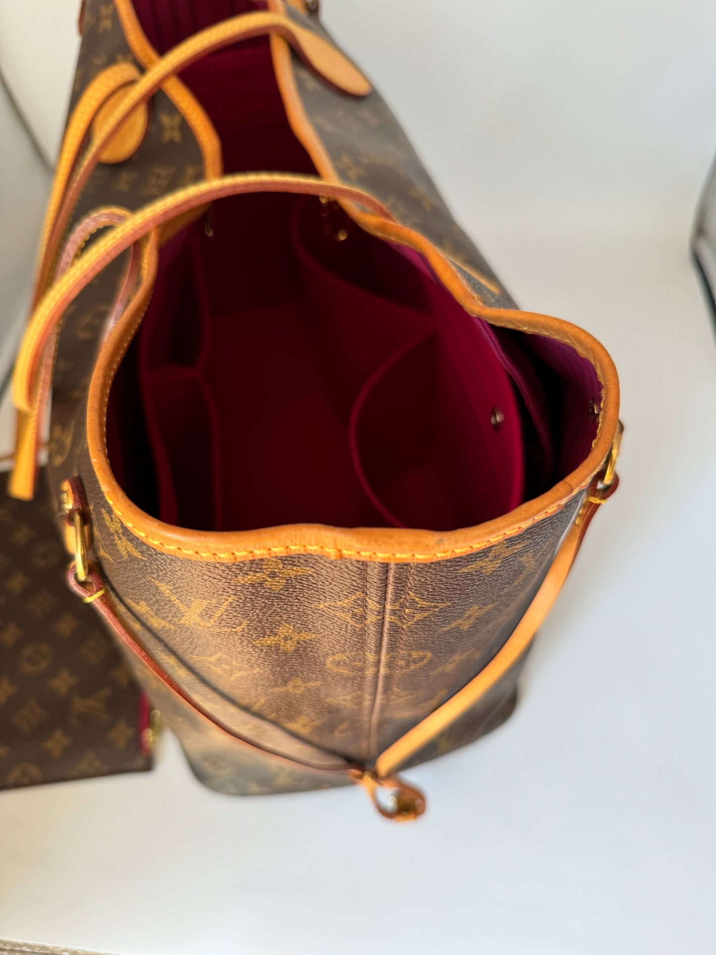 New Gems | Pre-owned LV Louis Vuitton Neverfull GM Monogram with Fuchsia Interior with Pouch