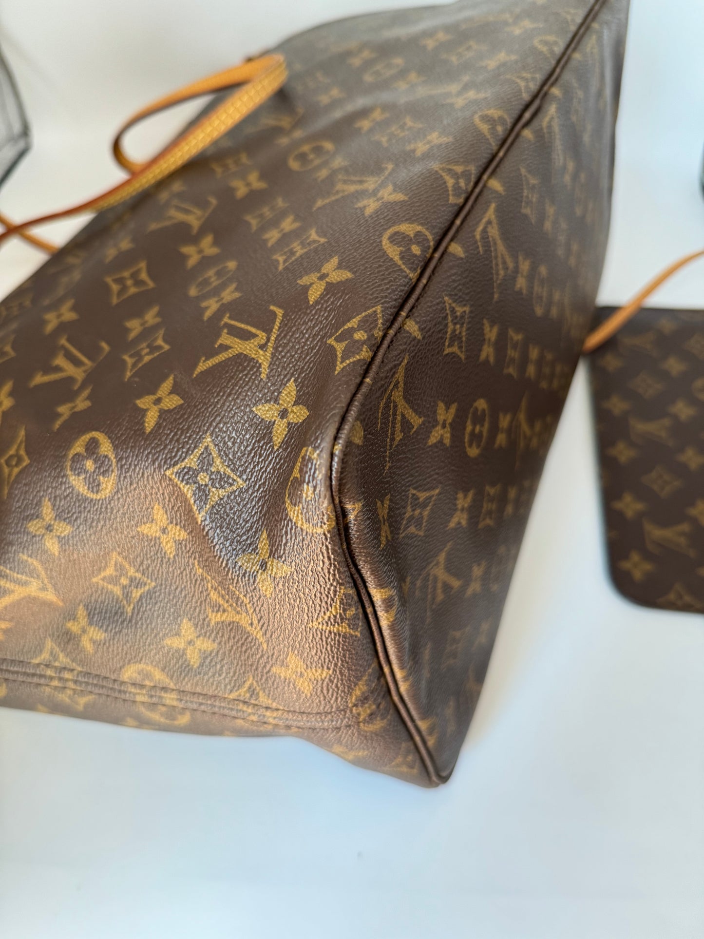 New Gems | Pre-owned LV Louis Vuitton Neverfull GM Monogram with Fuchsia Interior with Pouch