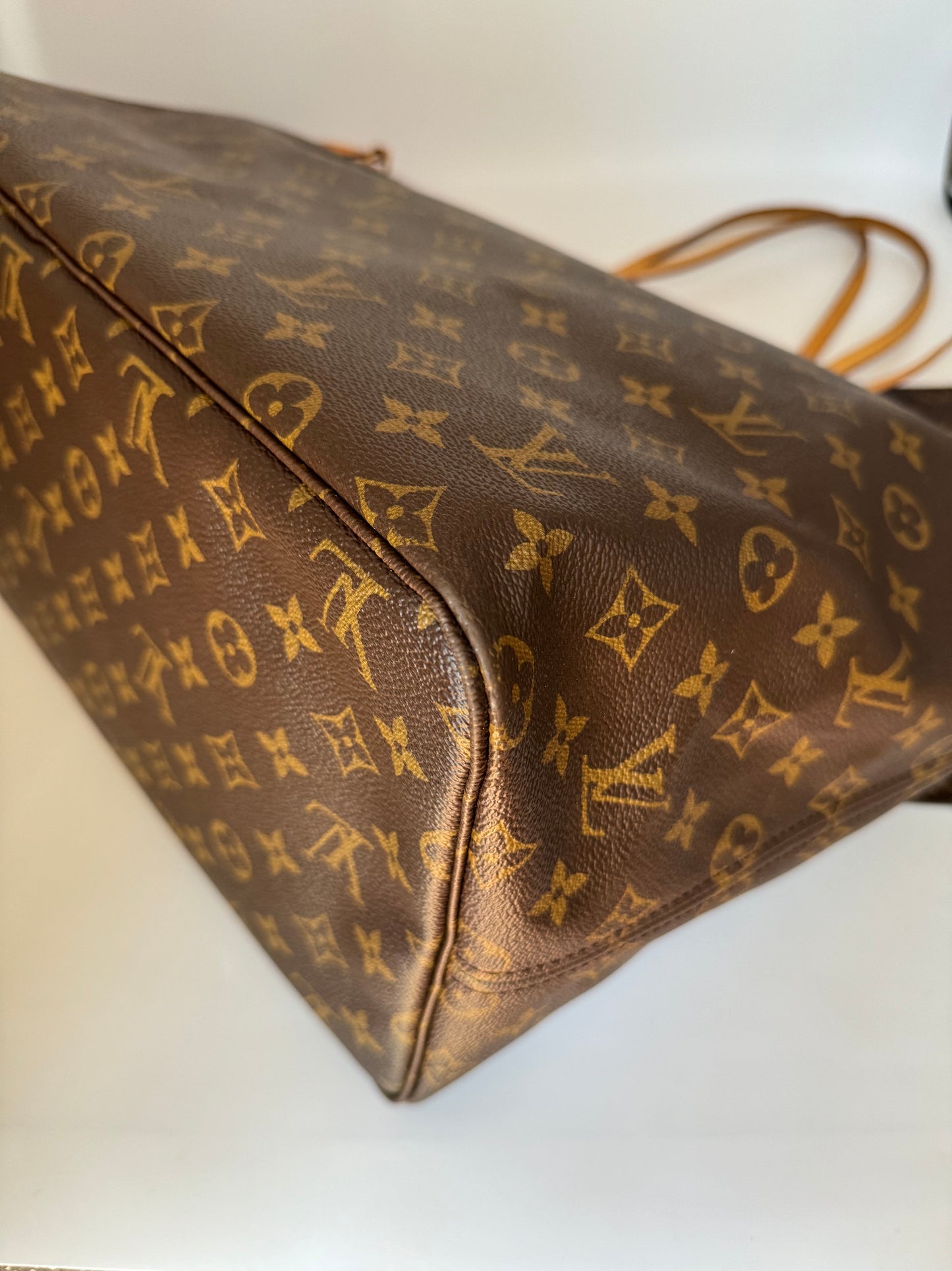 New Gems | Pre-owned LV Louis Vuitton Neverfull GM Monogram with Fuchsia Interior with Pouch