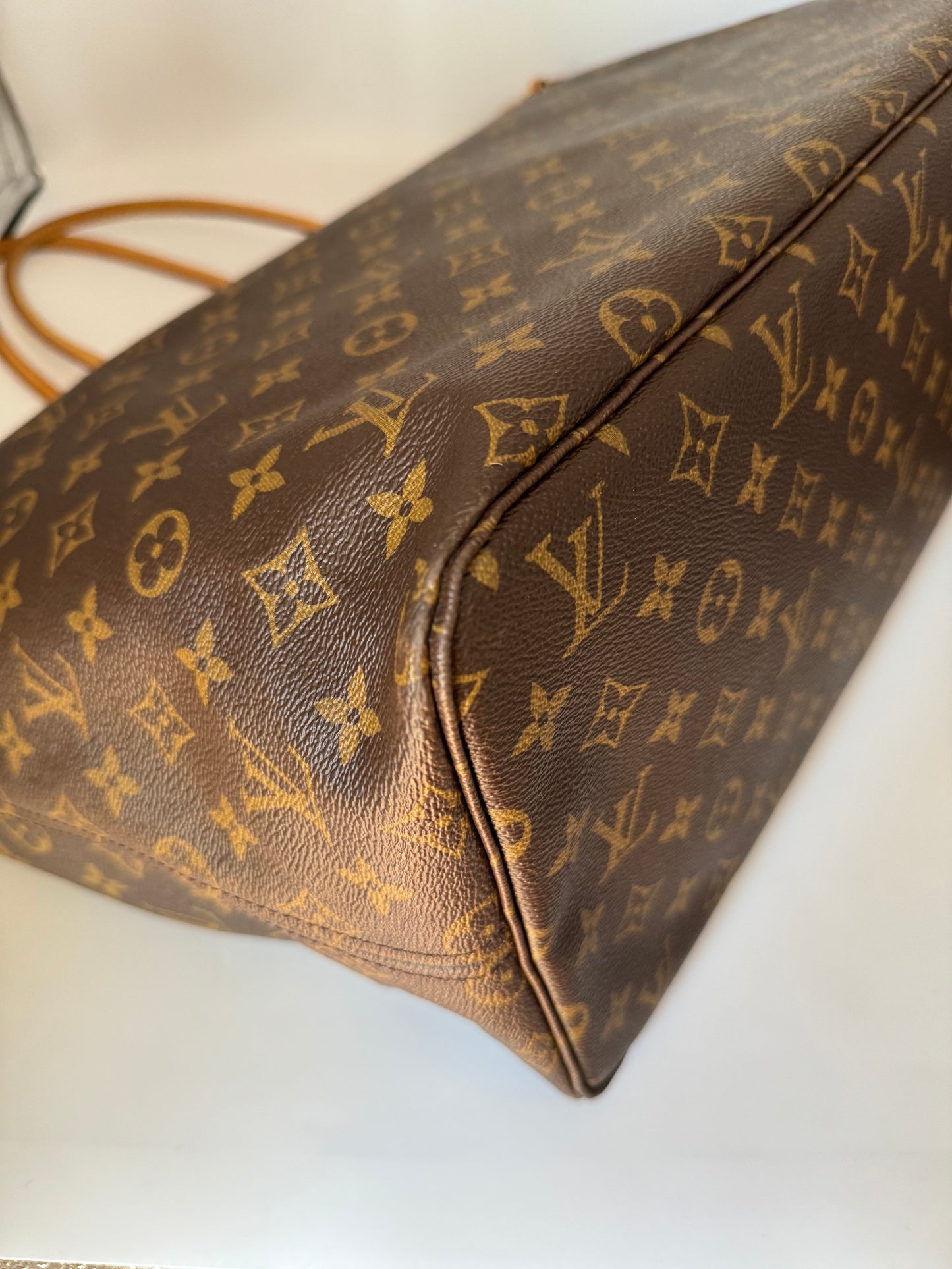 New Gems | Pre-owned LV Louis Vuitton Neverfull GM Monogram with Fuchsia Interior with Pouch