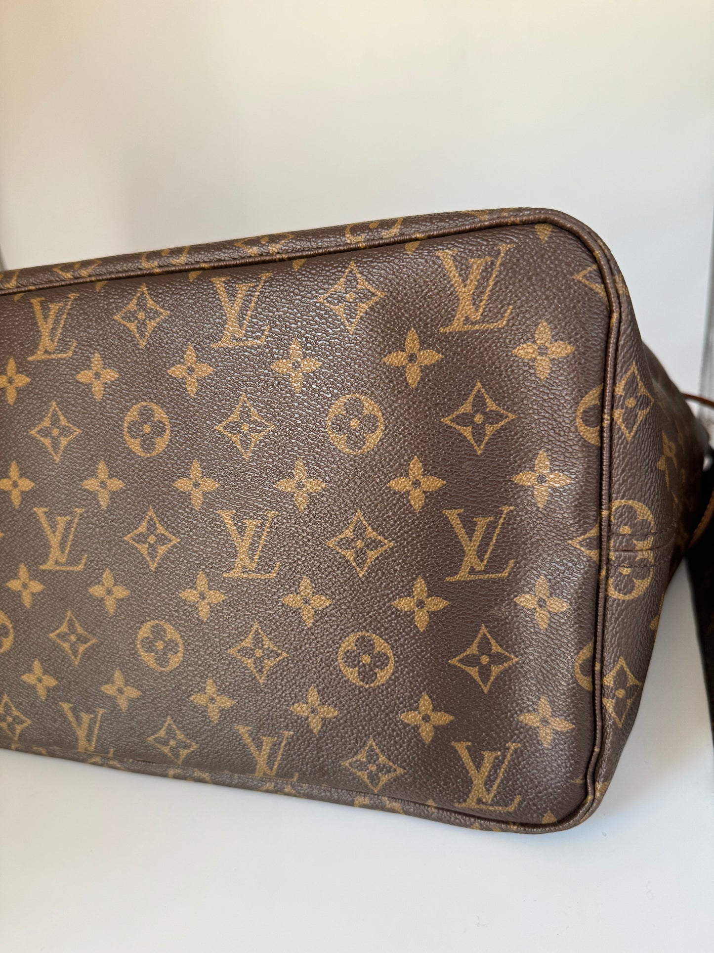 New Gems | Pre-owned LV Louis Vuitton Neverfull GM Monogram with Fuchsia Interior with Pouch