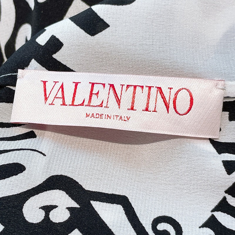 Pre-owned Valentino Special Edition Black & White Valentino Logo Print Silk Shirt, Size 36, New not used