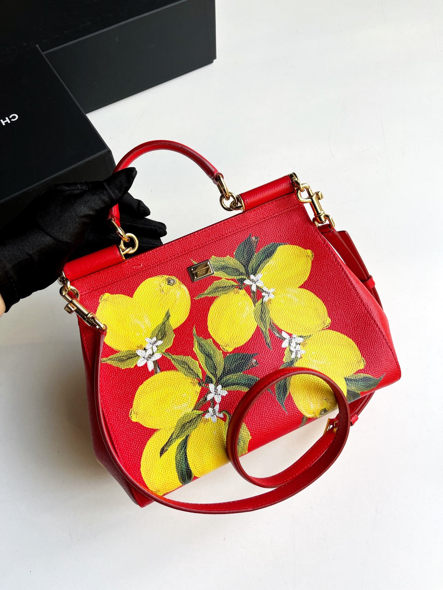 Pre-owned Dolce& Gabbana Sicily Medium Red Lemon Tree with long strap