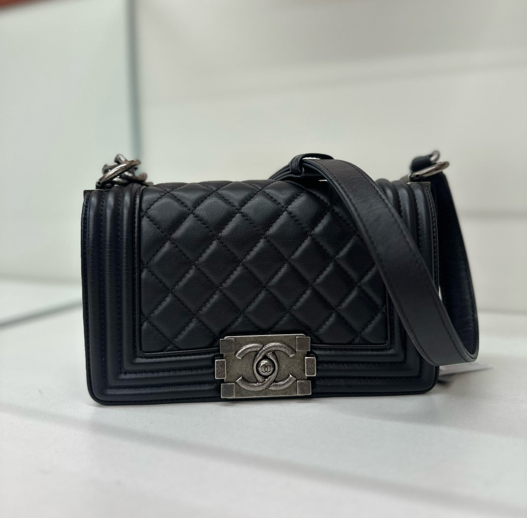 Pre-owned Chanel Le Boy Small Diamond Quilted Black with dust bag, mid-2019