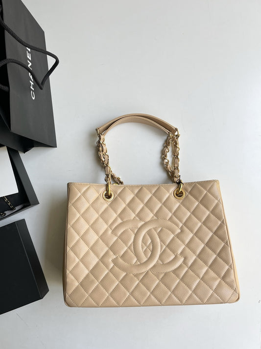 Pre-owned Chanel GST Beige Caviar Leather with Golden Hardware, w/ dust bag, mid 2012-2013