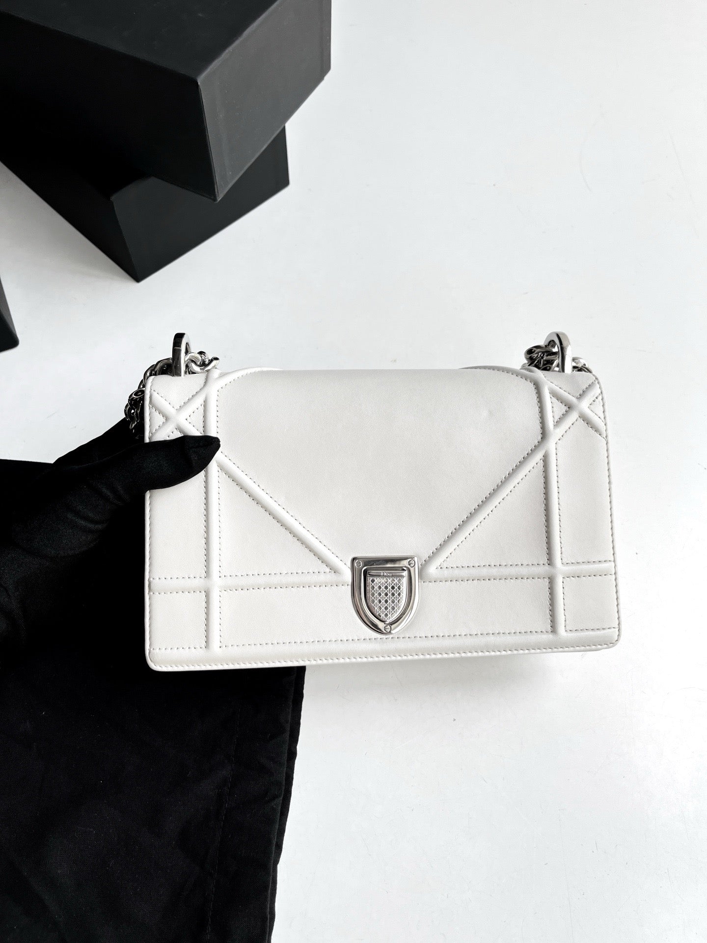 Pre-owned Dior Diorama Small White with Silver Hardware