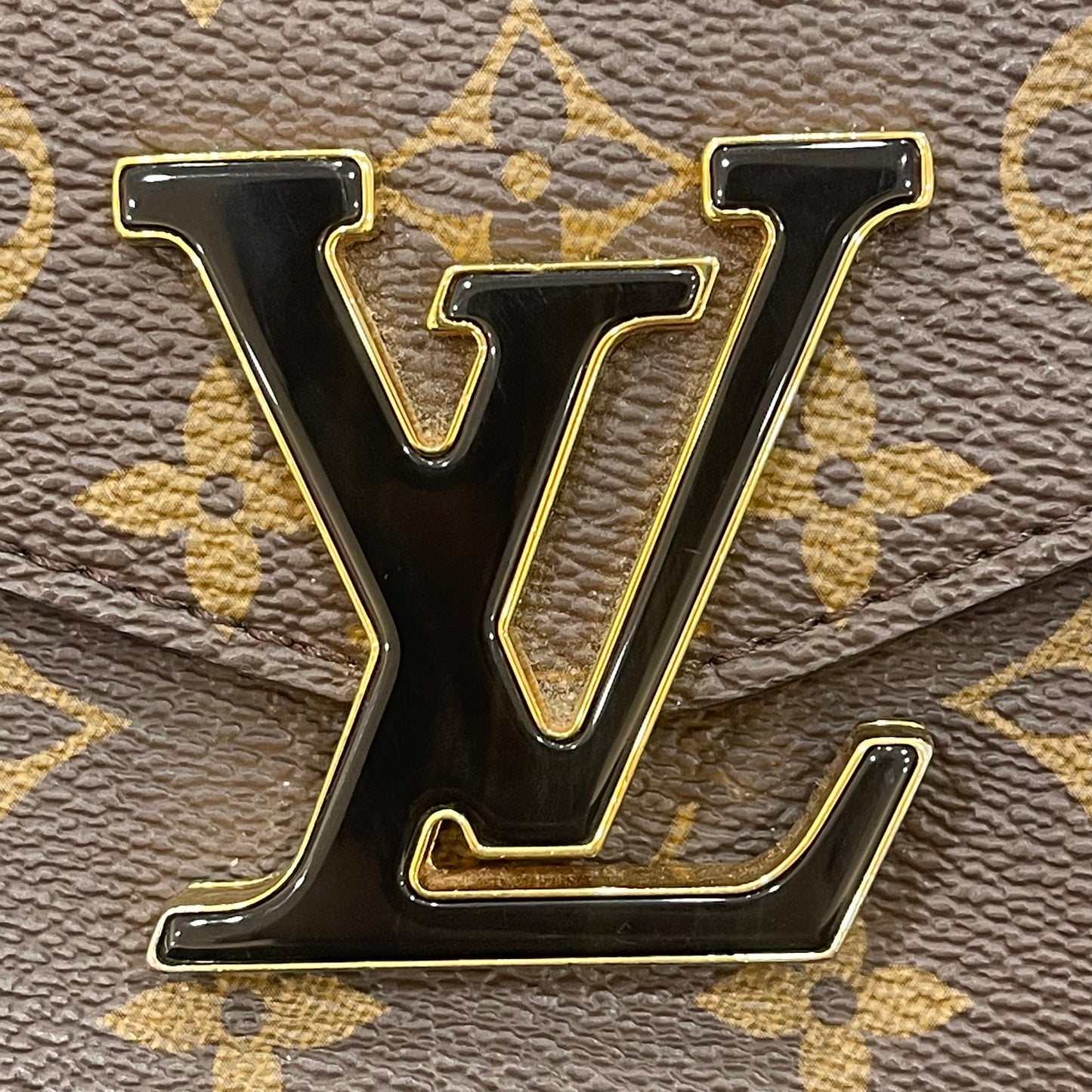 Pre-owned LV Passy Monogram A- condition