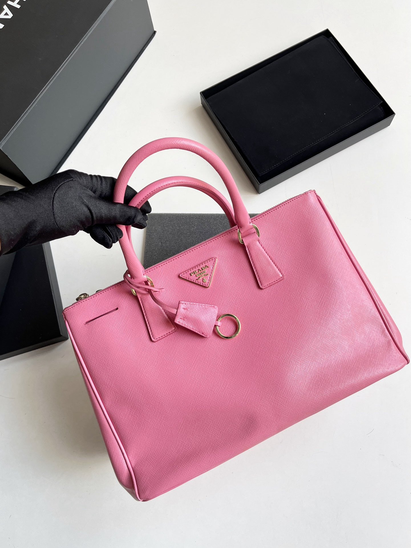 Pre-owned Prada Galleria Large Barbie Pink Saffiano leather w/ dust bag and strap