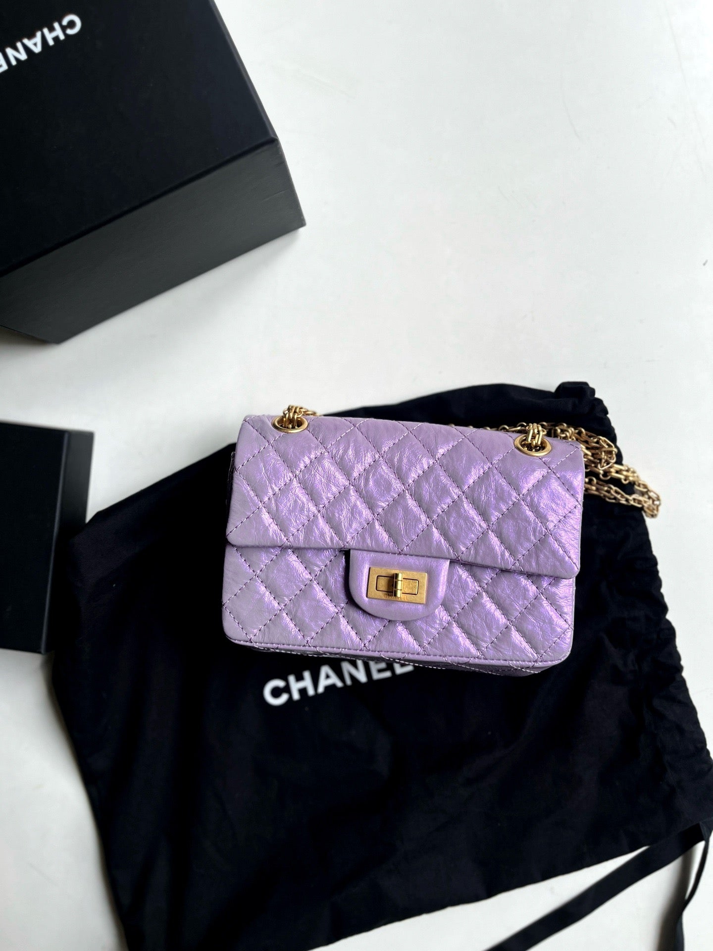 Pre-owned Chanel 2.55 Reissue Metallic Lilac Golden hw, Microchipped, w/ dust bag