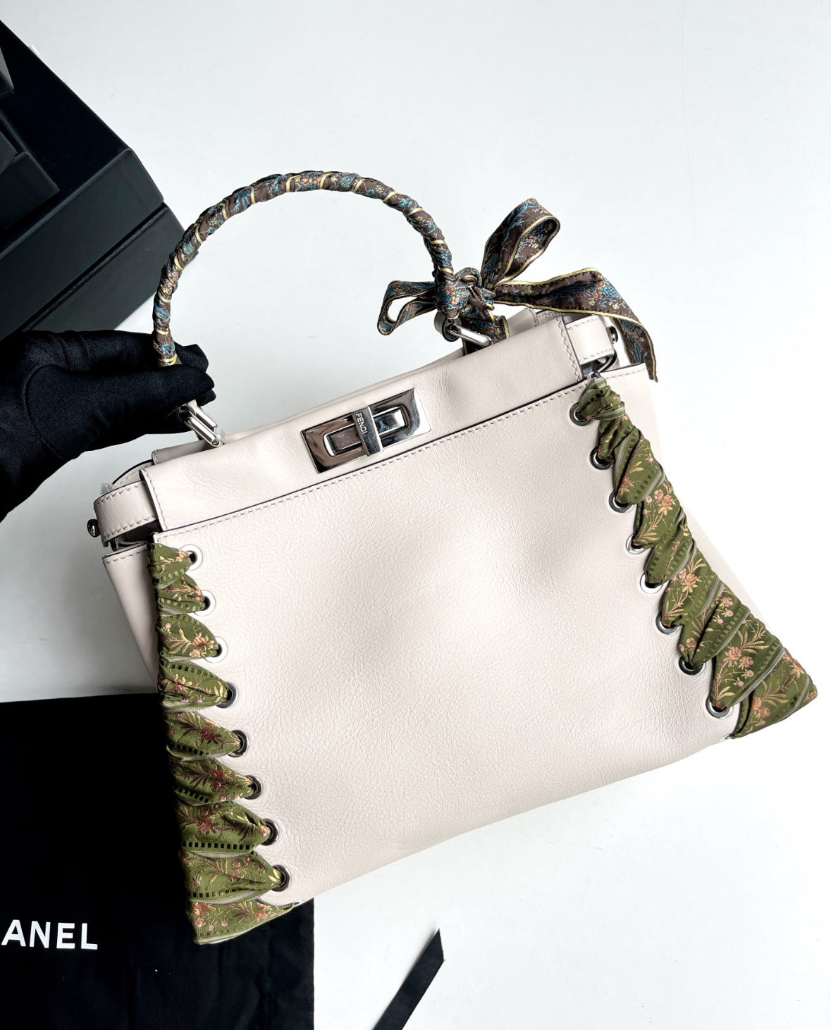 Pre-owned Fendi Peekaboo Medium Cream with Ribbon Lace