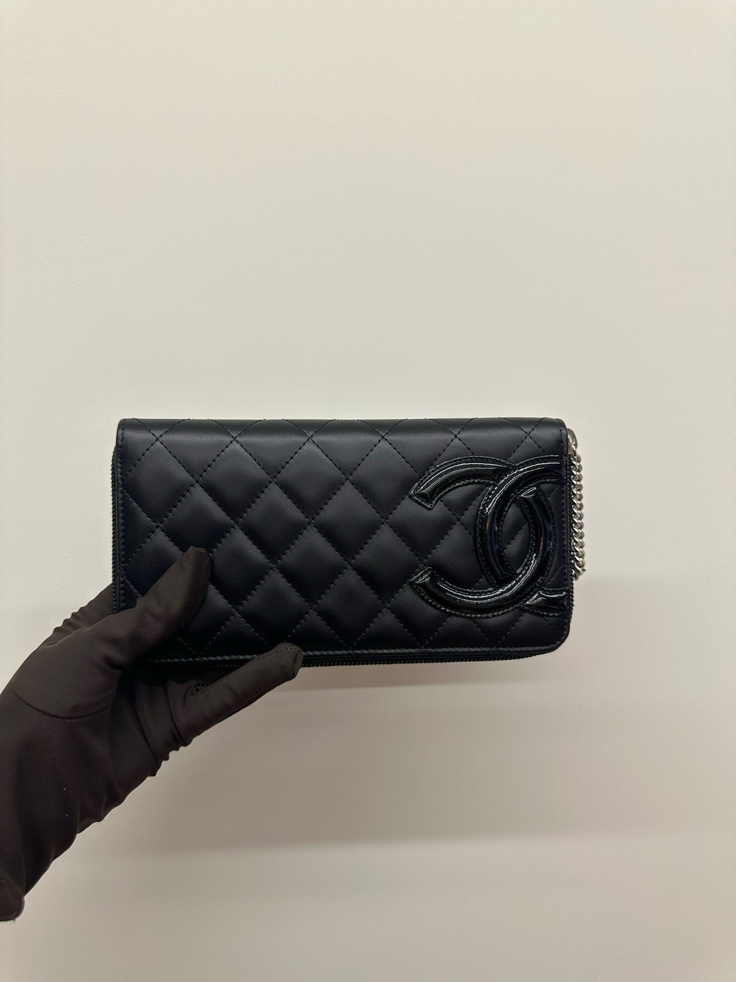 Pre-owned Chanel Cambon Black Leather Zipper Wallet, 2011 (14), not used with dust bag, card