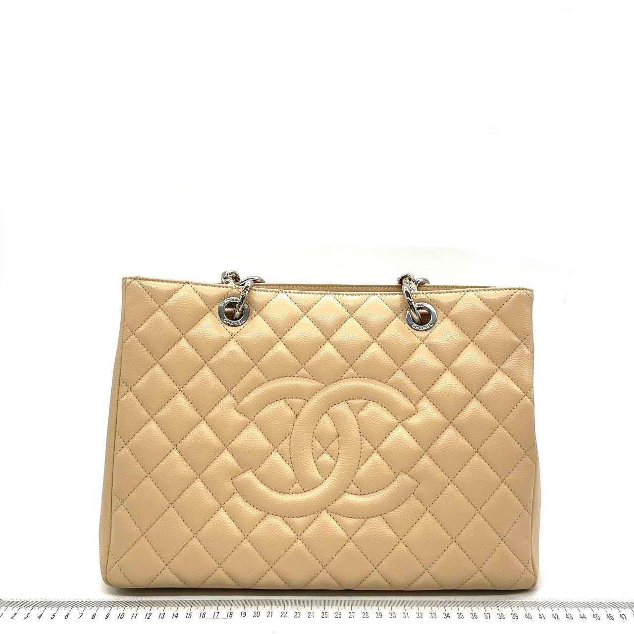 Pre-owned Chanel GST Beige Caviar Leather with Silver Hardware