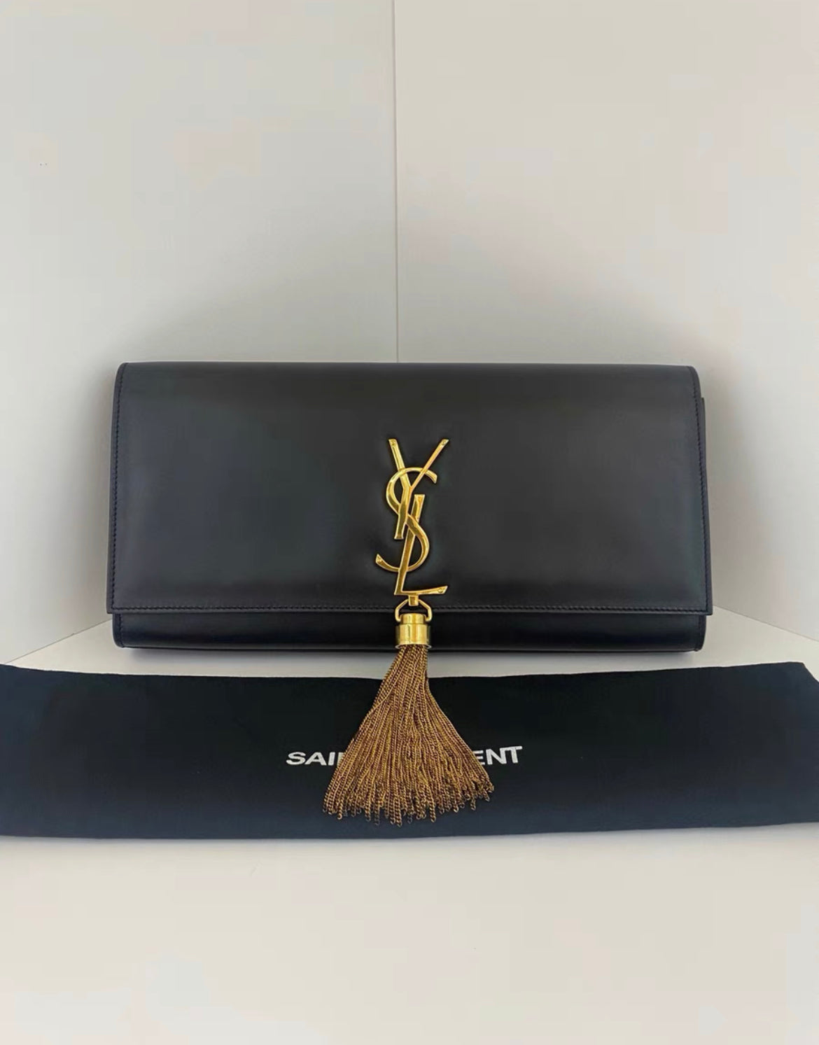 Pre-owned Yves Saint Laurent YSL Kate with tassel clutch