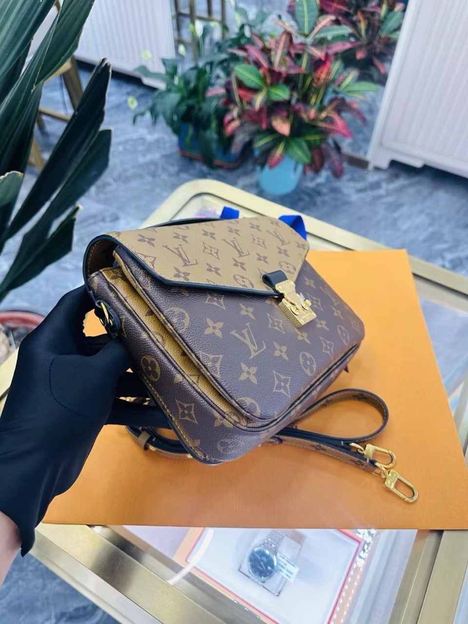 Pre-owned LV Pochette Metis Monogram Reverse, 2019