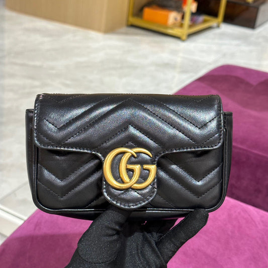 Подержанные часы GG Gucci Marmont Flap Supermini Black с золотой фурнитурой