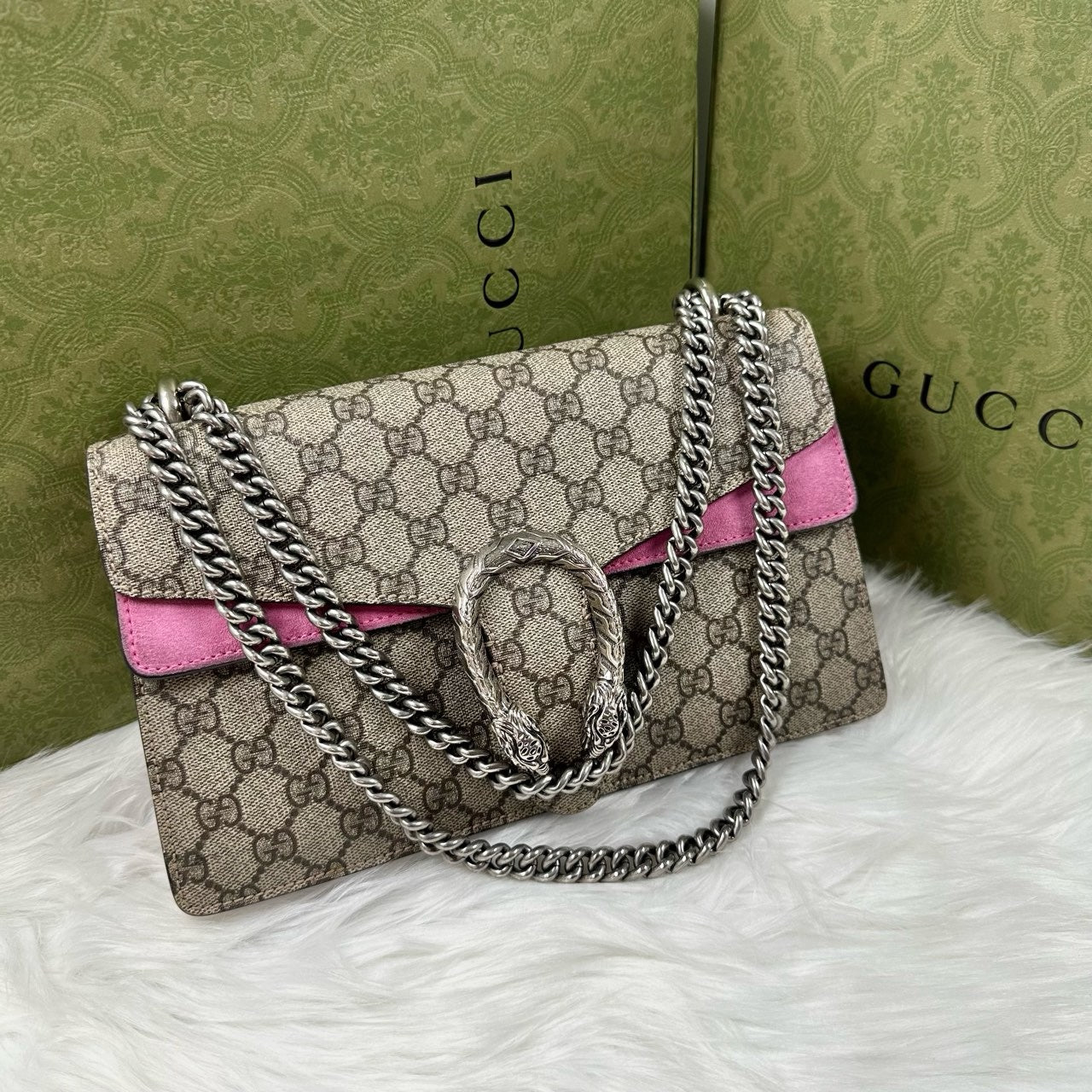 Новые драгоценные камни | Канва Gucci Dionysus Medium Supreme с розовой замшей Pre-owned