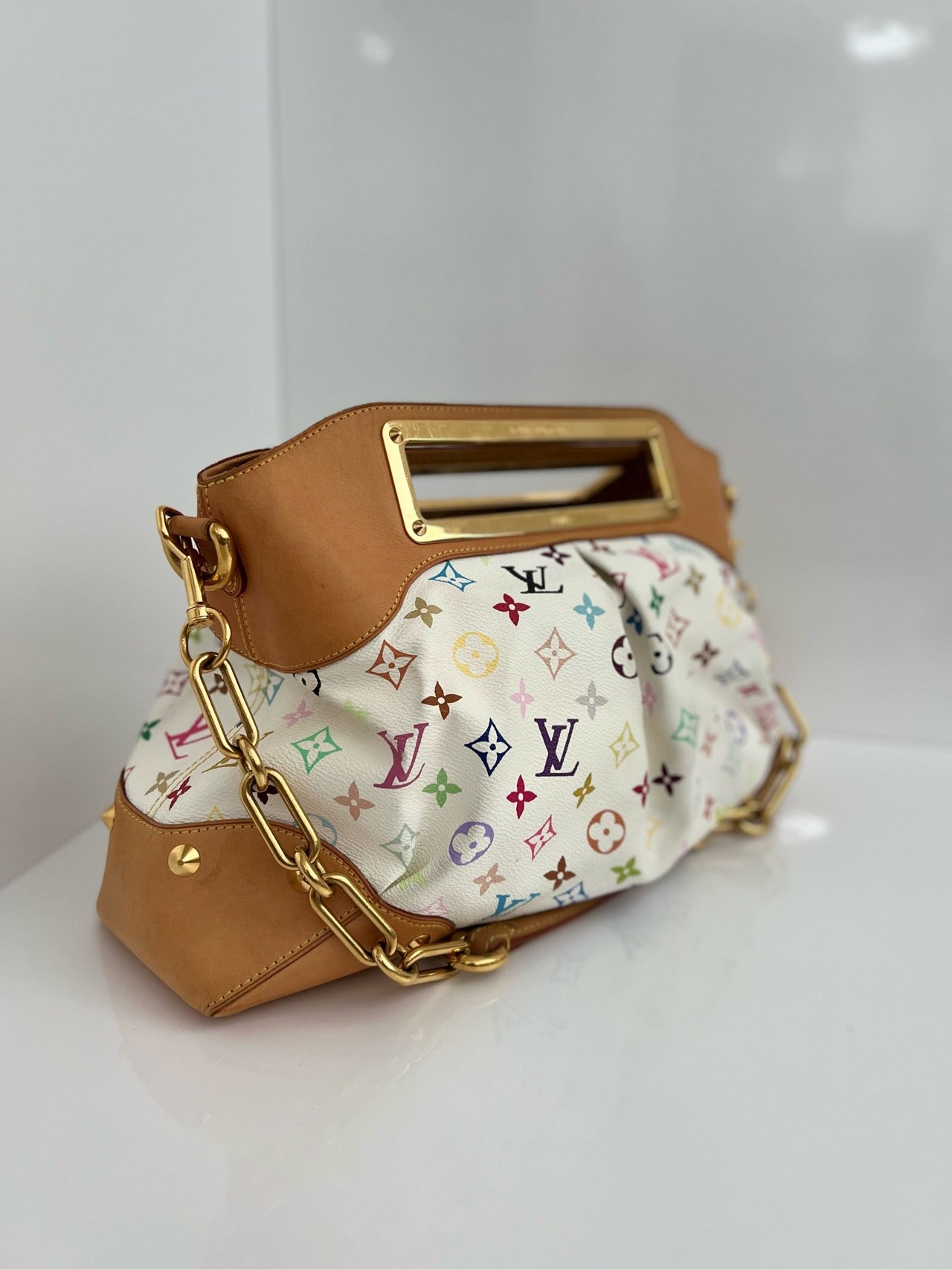 Подержанный LV Louis Vuitton Judy GM White Multicolore Murakami 