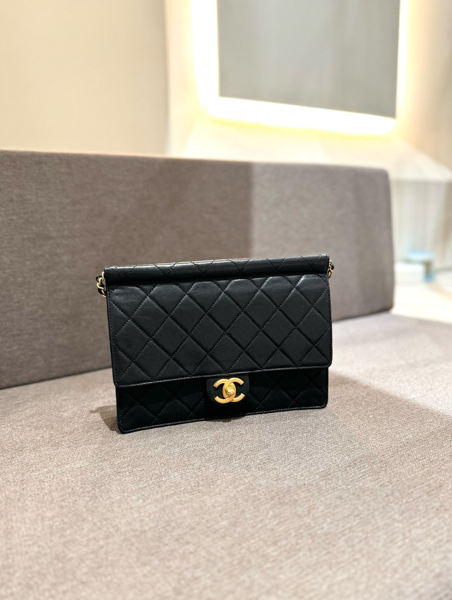 Pre-owned Chanel Clutch with Pearl Chain Black Diamond Quilted Lambskin Golden Hw, mid-2019, w/ card, dust bag