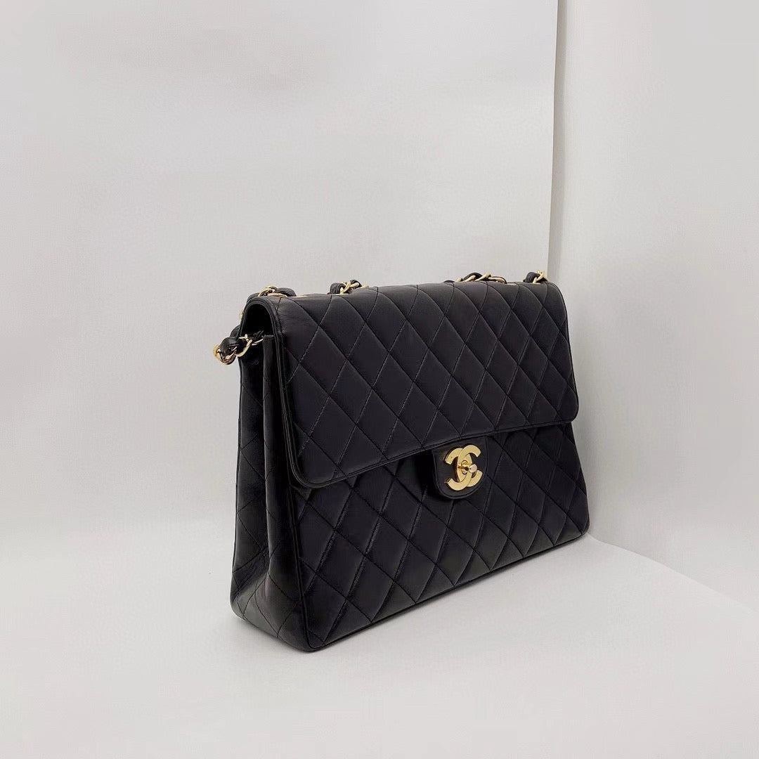 Pre-owned Chanel Vintage Flap Maxi Black 24k gold plated gold hardware