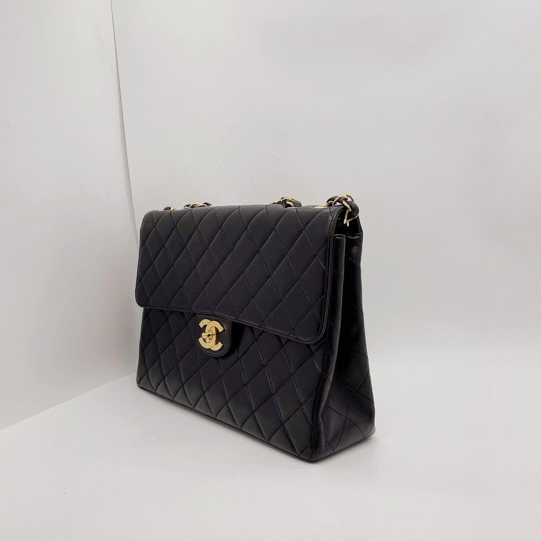 Pre-owned Chanel Vintage Flap Maxi Black 24k gold plated gold hardware