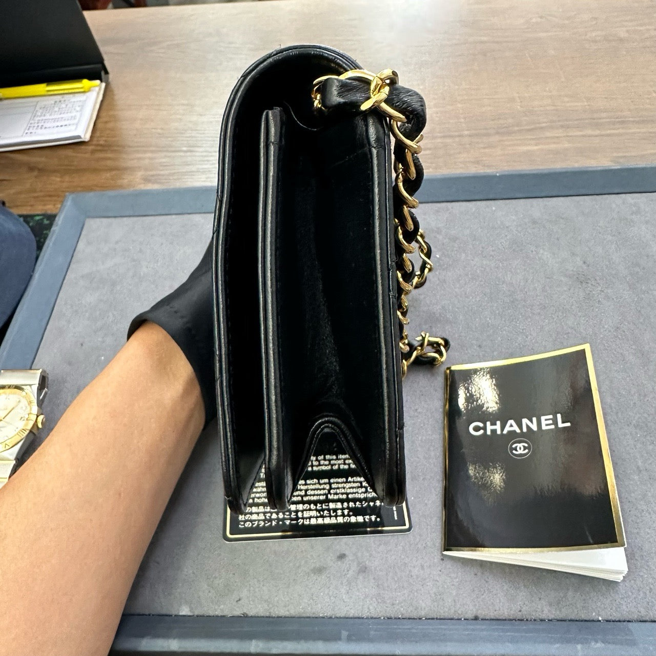 Pre-owned Chanel Vintage Woc 24K gold-plated gold hardware